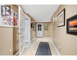 33 CENTENNIAL Parkway S - 33
