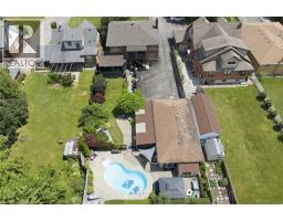 33 CENTENNIAL Parkway S - 47