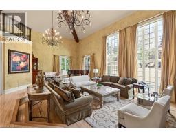 15 PEPPERTREE Crescent - 11