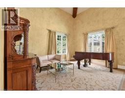 15 PEPPERTREE Crescent - 12