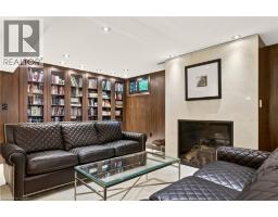 15 PEPPERTREE Crescent - 40