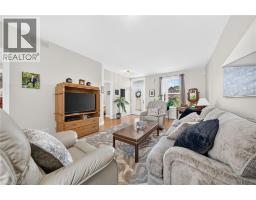 156 E SIMCOE Street E - 14
