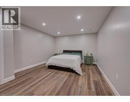15 MATHESON Crescent - 40