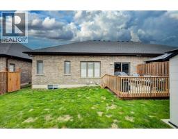 15 MATHESON Crescent - 46