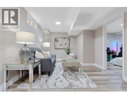 913 COPPER LEAF Crescent - 41