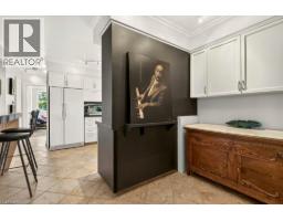 9 GRANT Boulevard UnitNo. 602 - 8