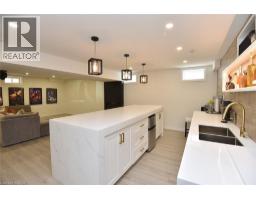 74 LAMPMAN Drive - 32