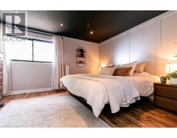 4 BALMORAL Court - 28