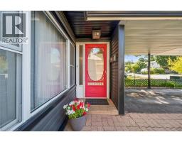 460 PARKVIEW Crescent - 3