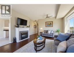2000 CREEKSIDE Drive UnitNo. 605 - 4