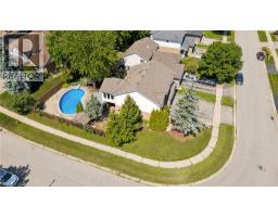 17 MCLACHLAN Place - 39