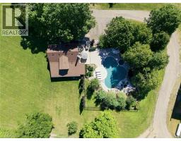 62 THOMPSON Road - 6