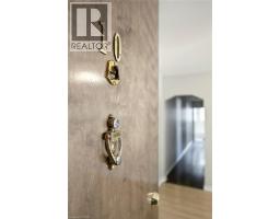 4 ROBINSON Street UnitNo. 10 - 7