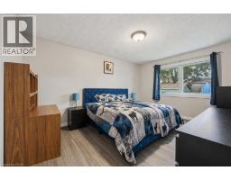 37 DUNSMERE Drive - 19