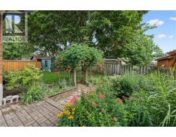 37 DUNSMERE Drive - 34