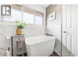 364 FENNELL Avenue W - 22