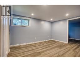 99 MOHAWK Road W - 13