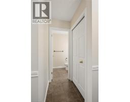 21 PORCHLIGHT Drive - 17