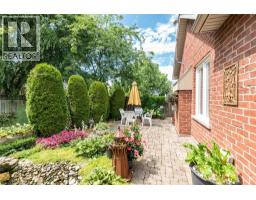 80 VINIFERA Drive - 25