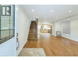 319 KING Street W - 30