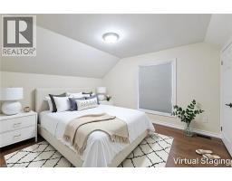 319 KING Street W - 32