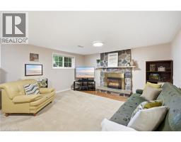 596 LOUISE Drive - 33