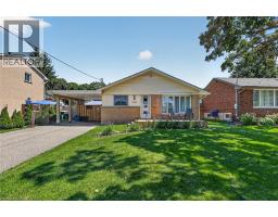 138 LYNDALE Crescent - 1