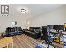 138 LYNDALE Crescent - 12