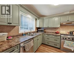 138 LYNDALE Crescent - 18