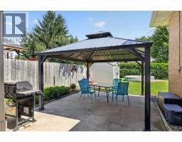 138 LYNDALE Crescent - 30