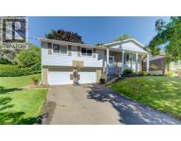 106 AUTUMN HILL Crescent - 3