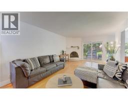 106 AUTUMN HILL Crescent - 8