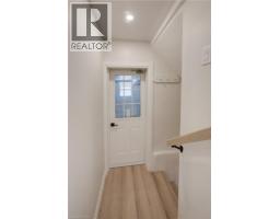 34 MOORE Avenue N - 21