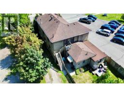 135 SHERWOOD Drive - 1