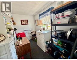 135 SHERWOOD Drive - 17