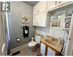 135 SHERWOOD Drive - 19