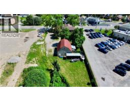 135 SHERWOOD Drive - 2