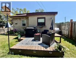 135 SHERWOOD Drive - 21