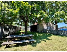 135 SHERWOOD Drive - 22