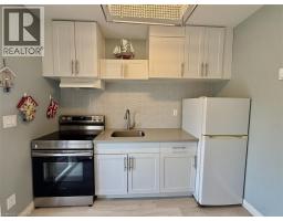 135 SHERWOOD Drive - 27