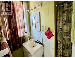 135 SHERWOOD Drive - 32