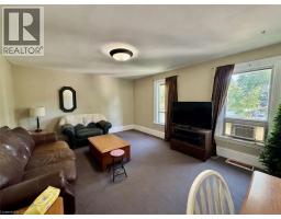 135 SHERWOOD Drive - 33