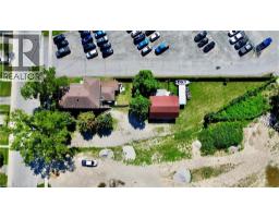 135 SHERWOOD Drive - 42