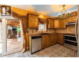 218 MACAULAY Street E - 15