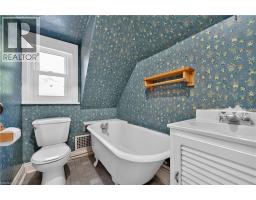 4 FORSYTH Avenue N - 13