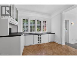 4 FORSYTH Avenue N - 25