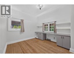 4 FORSYTH Avenue N - 32
