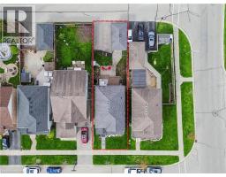 168 HAMPSON Crescent - 50