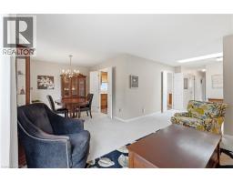 681 EMPRESS Crescent - 9