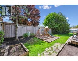 303 MARTINDALE Crescent - 34